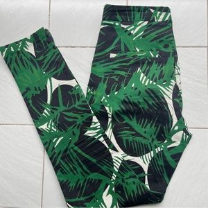 Palm Print Ankle Crop Pants